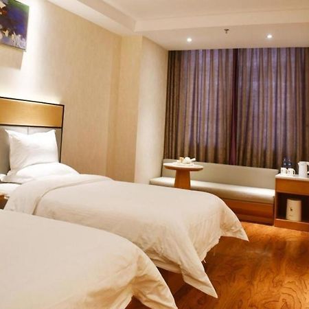 Greentree Inn Geermu Walking Street Business Hotel Golmud Exterior foto