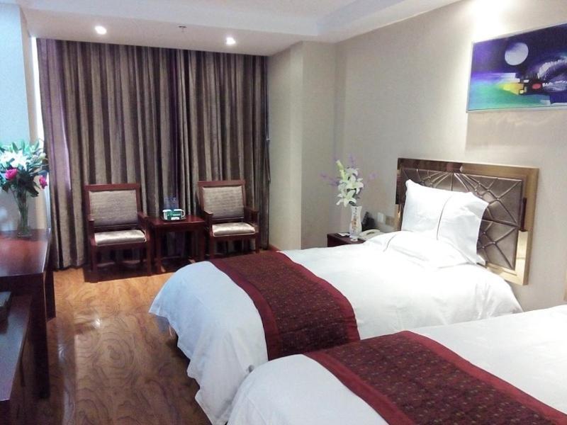 Greentree Inn Geermu Walking Street Business Hotel Golmud Exterior foto