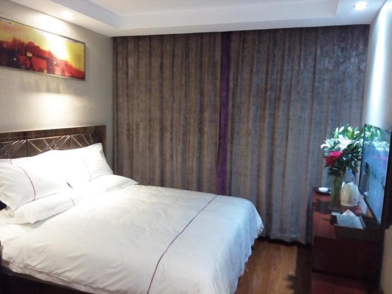 Greentree Inn Geermu Walking Street Business Hotel Golmud Exterior foto