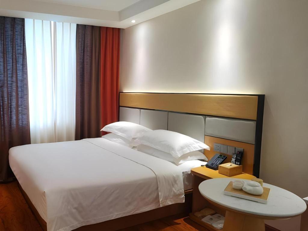 Greentree Inn Geermu Walking Street Business Hotel Golmud Exterior foto