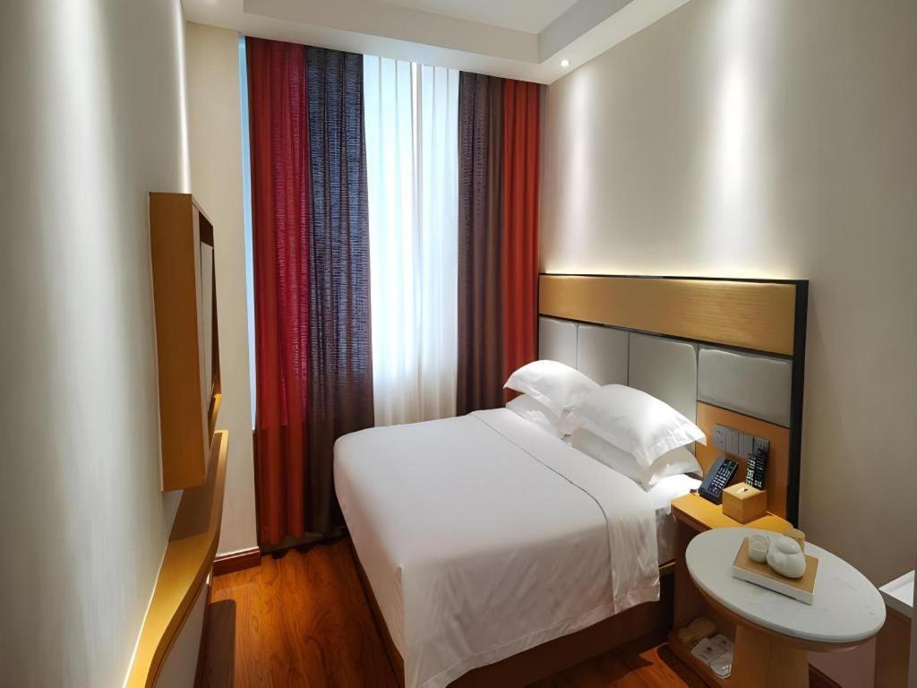 Greentree Inn Geermu Walking Street Business Hotel Golmud Exterior foto