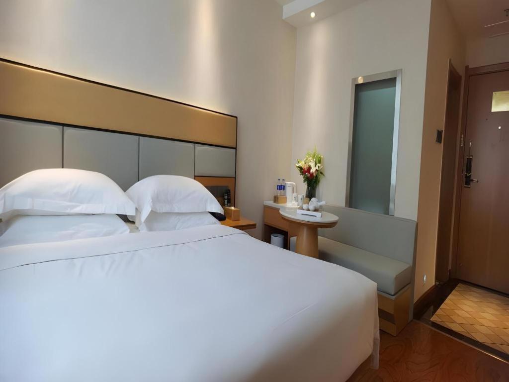 Greentree Inn Geermu Walking Street Business Hotel Golmud Exterior foto