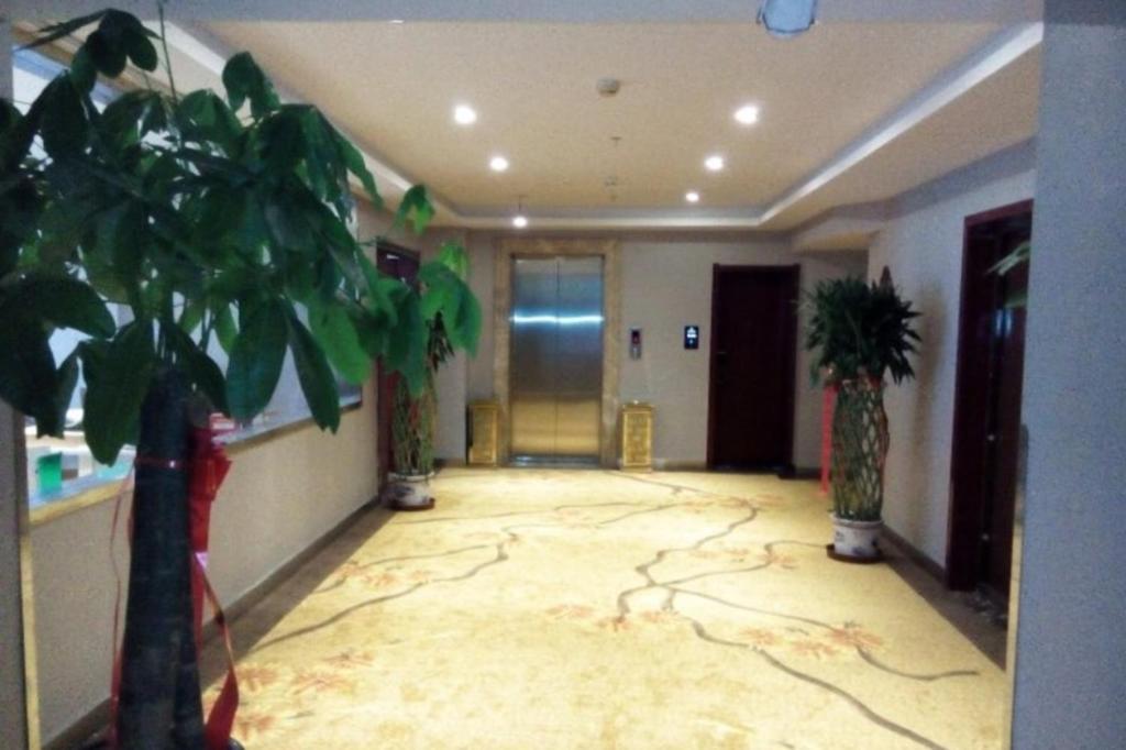 Greentree Inn Geermu Walking Street Business Hotel Golmud Exterior foto