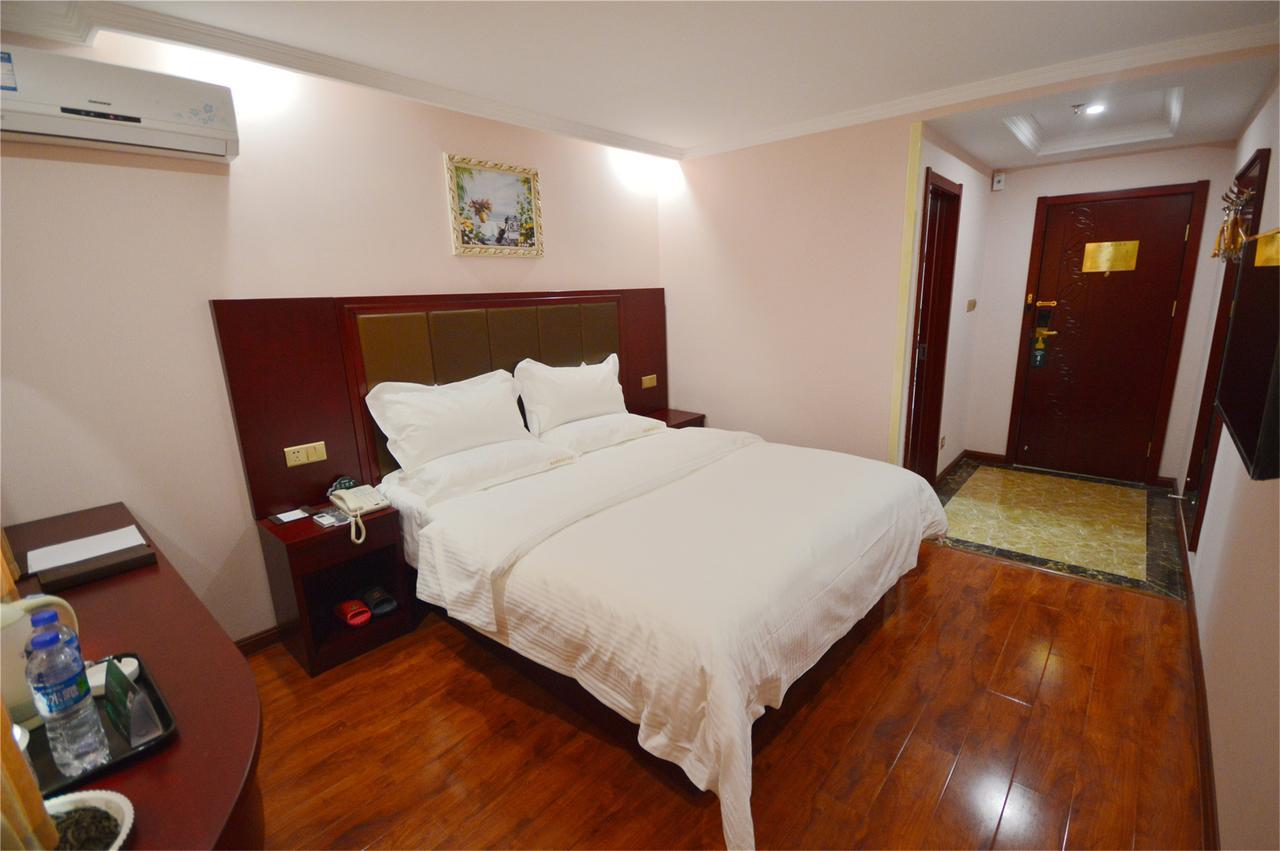 Greentree Inn Geermu Walking Street Business Hotel Golmud Exterior foto
