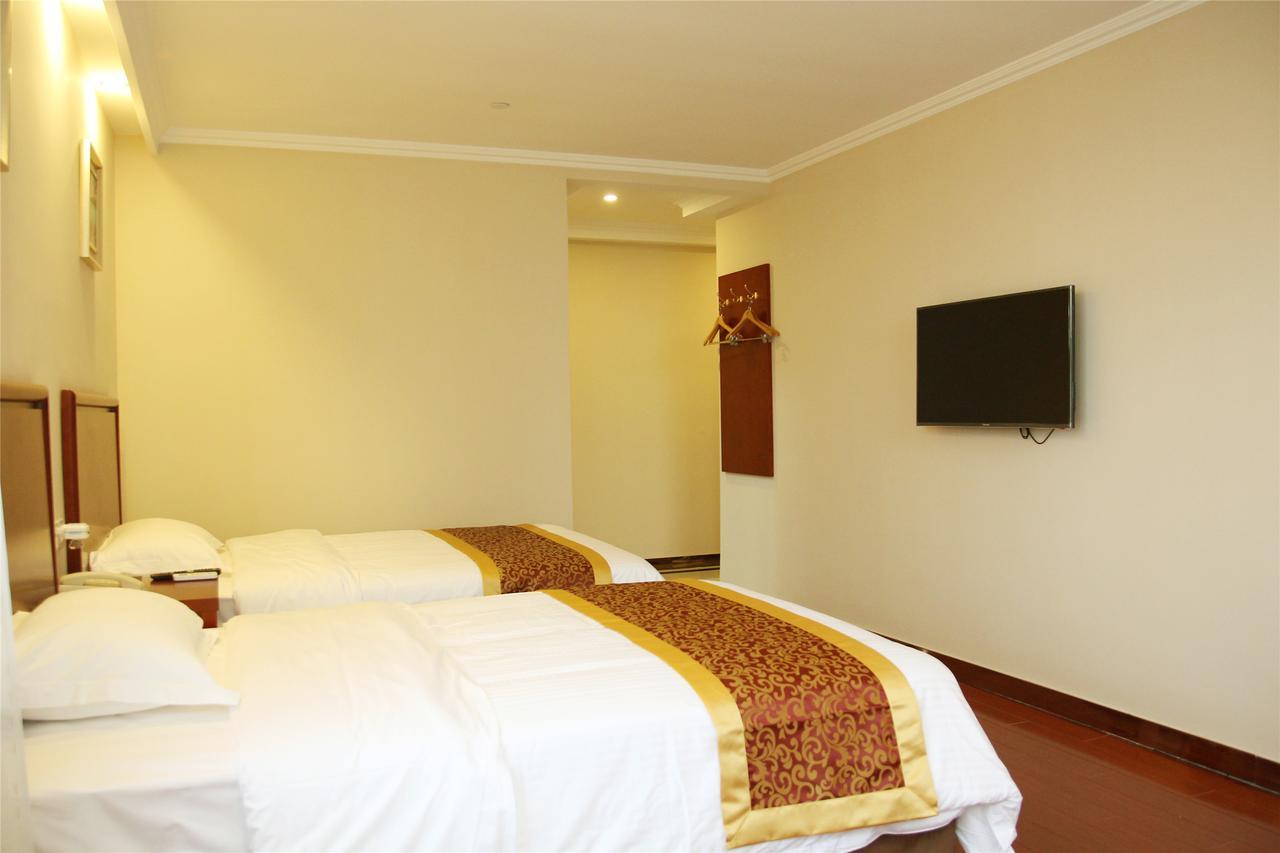 Greentree Inn Geermu Walking Street Business Hotel Golmud Exterior foto